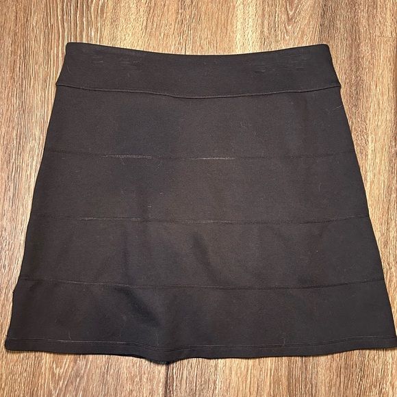 ATHLETA STRATA BLACK A-LINE ZIPPERED POCKET SKIRT Size Large - Picture 5 of 7